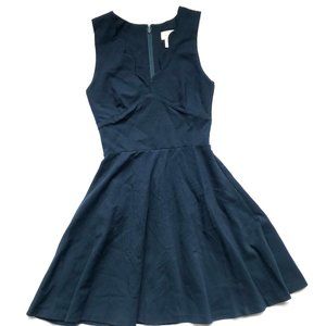 Love...Ady Scallop V-neck Fit-and-flare Mini Dress